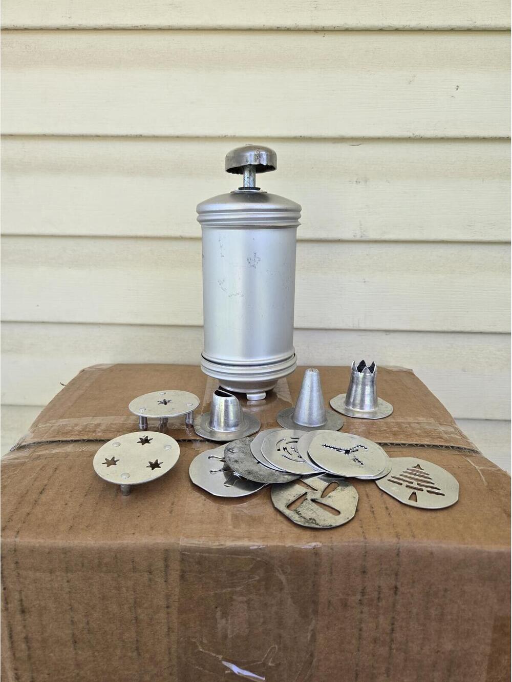 Mirro Cookie Press, complete set Christmas Wearever Spritz no recipe book